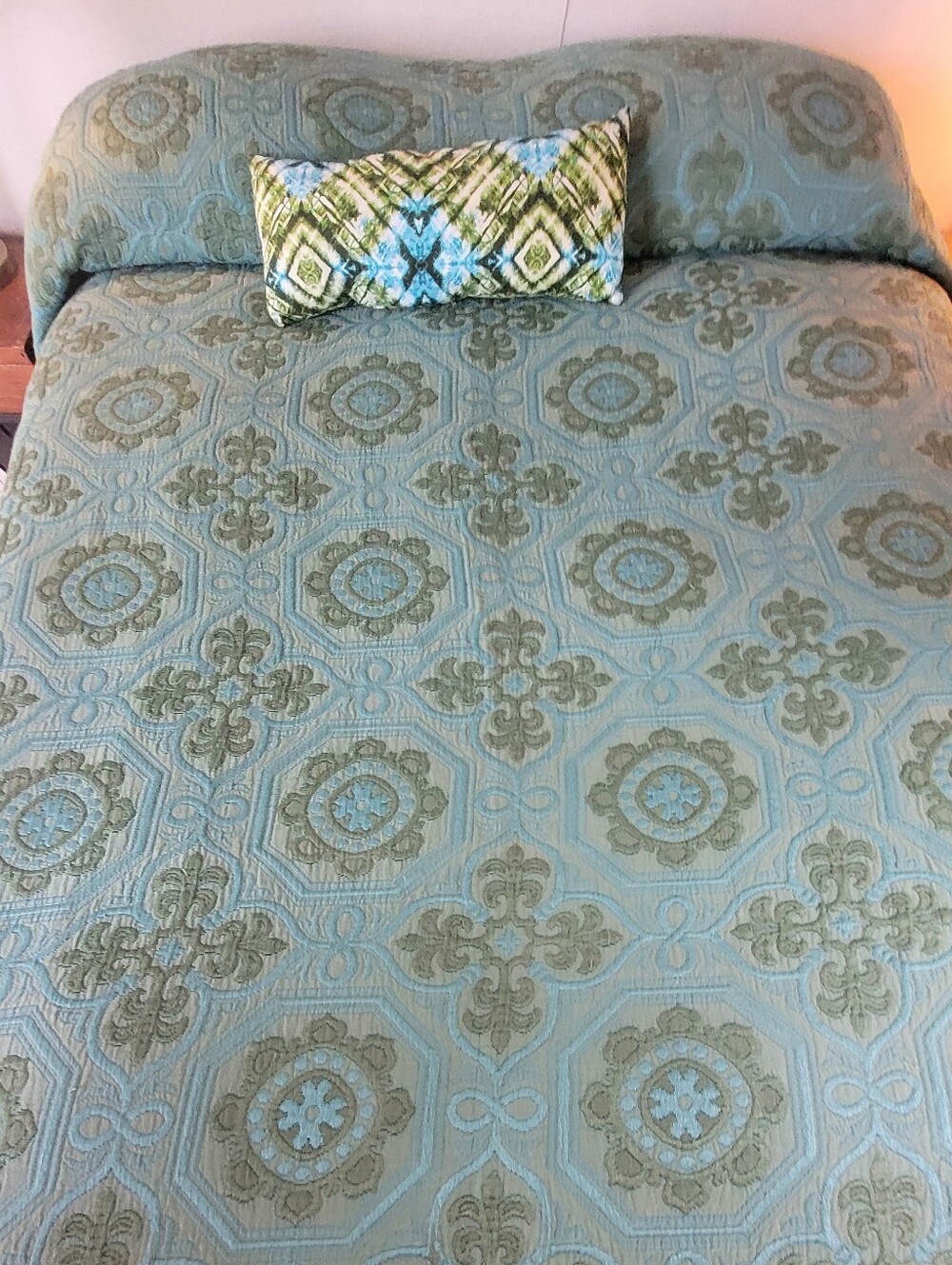 Vintage DBL or Queen sz fit 70's Glam Beadspread